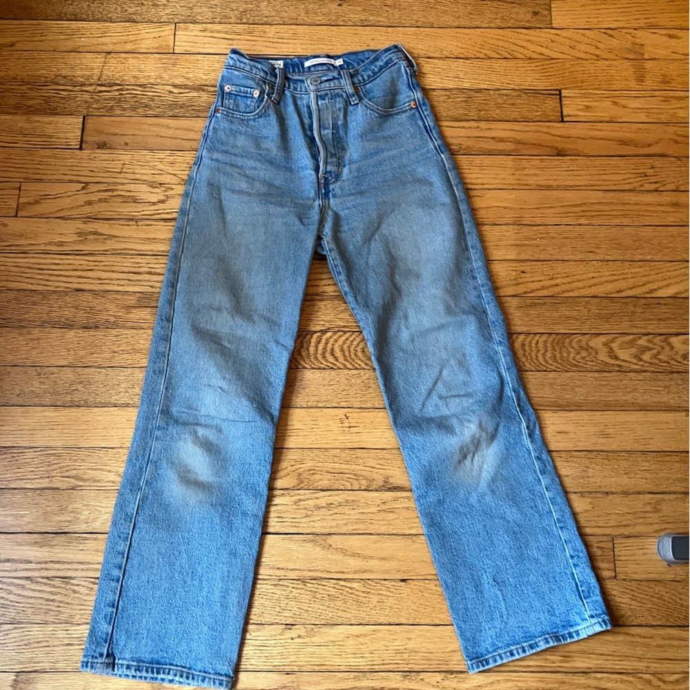 Levi’s ribcage crop boot jeans, medium wash, size 23